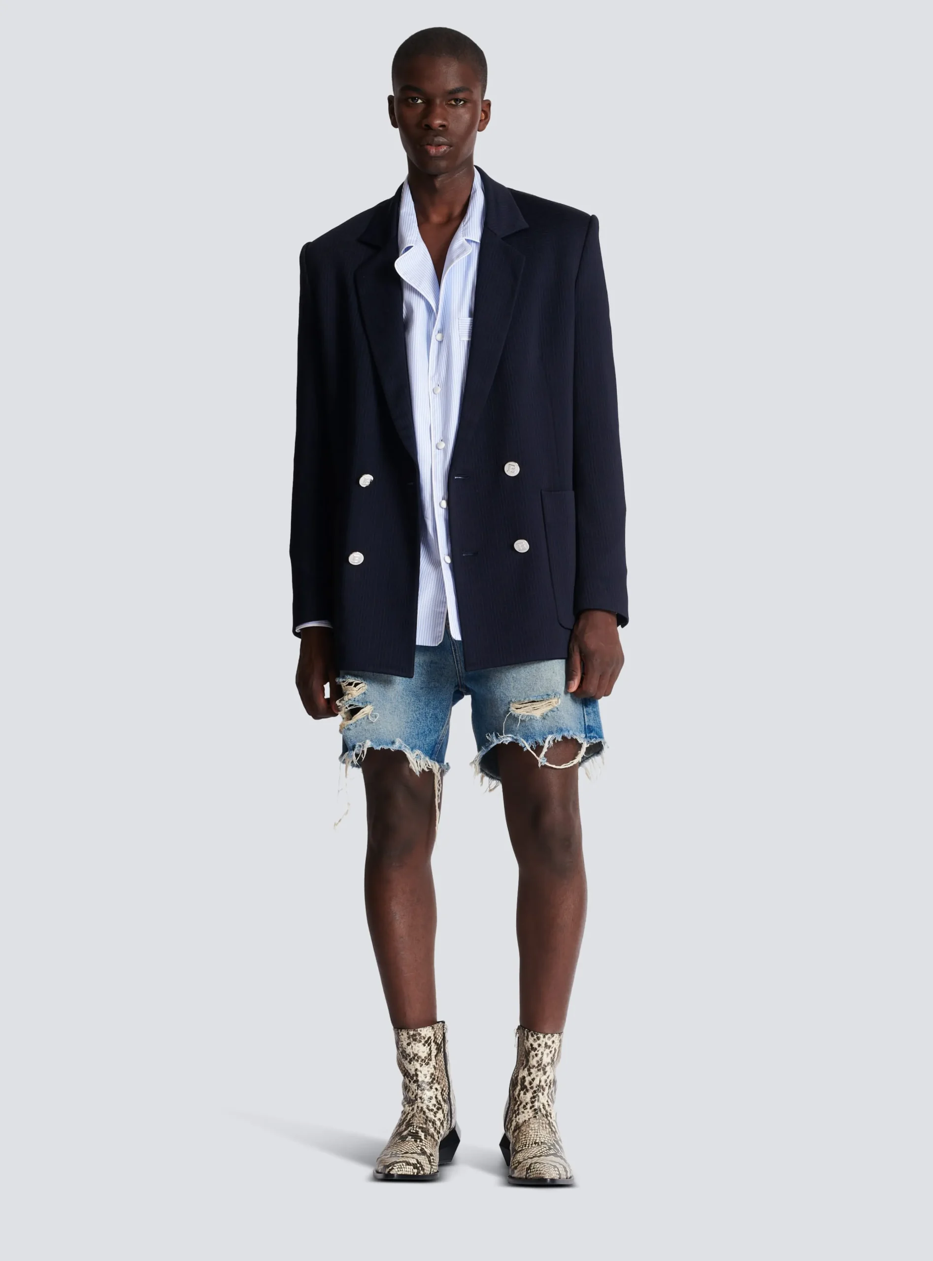 Balmain Unisex Shorts In Vintage Wash Denim